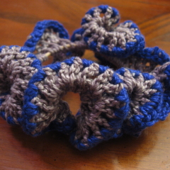 [picture of hyperbolic scrunchie]